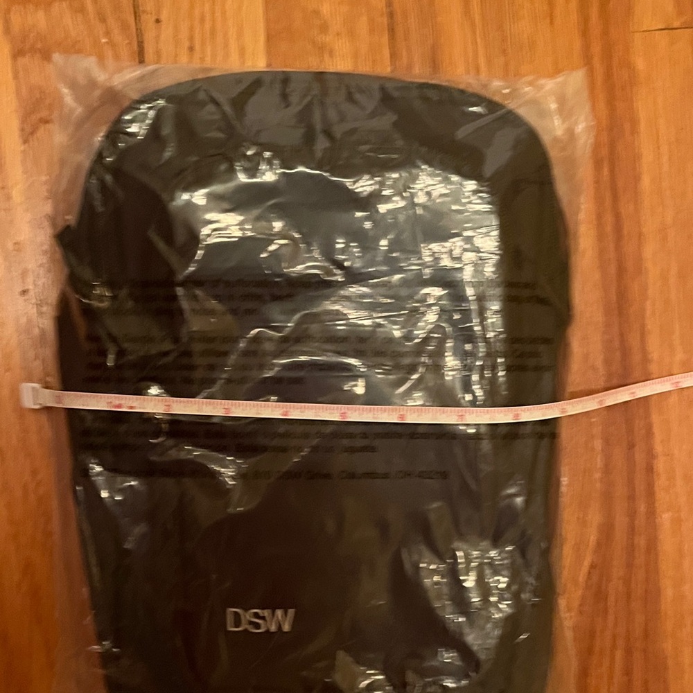 DSW Exclusive Black Sling Bag - Picture 11 of 11